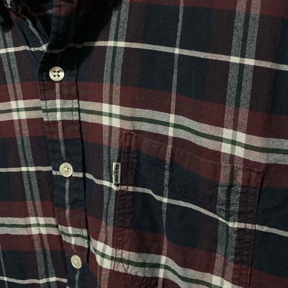 LEVI’S | Burgundy & Black Plaid Long Sleeve Collared Button Down Shirt Size M - Picture 3 of 6